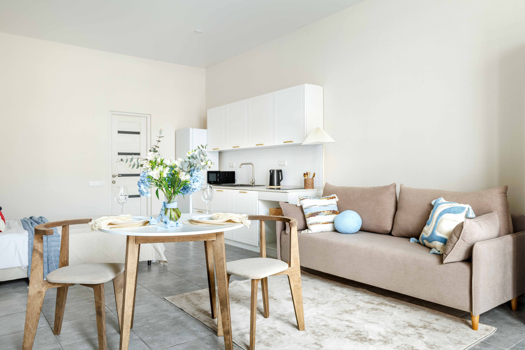 Апартаменты с Отдельным Входом и Террасой Вид на море Home Group