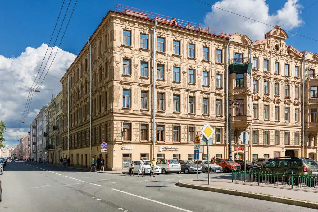 Апартаменты на Театральной площади