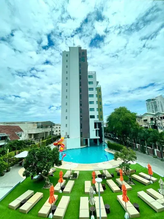 Pattaya Discovery Beach Hotel