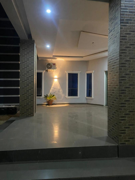Отель Four Diamonds Suites