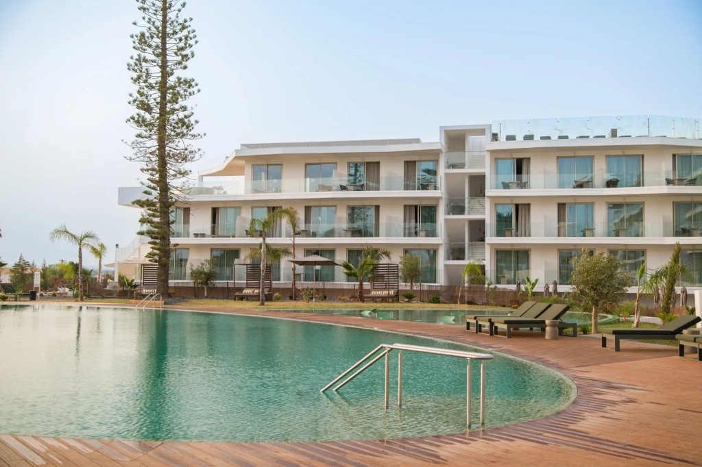 Отель Castelo Suites