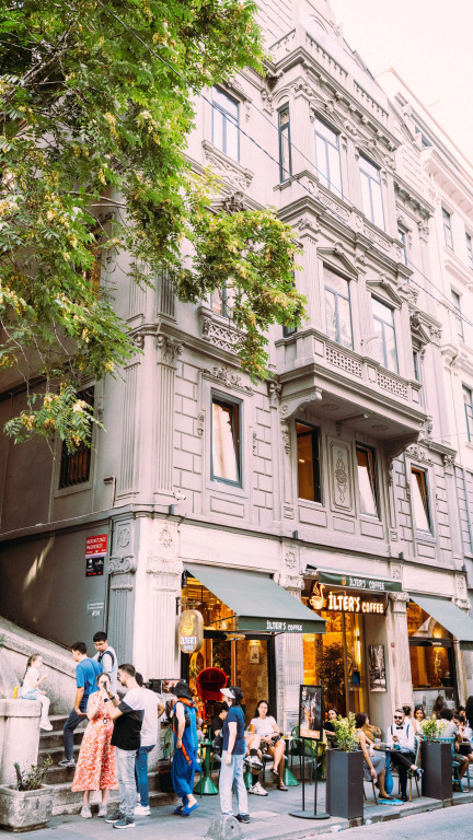 DeCamondo Residence