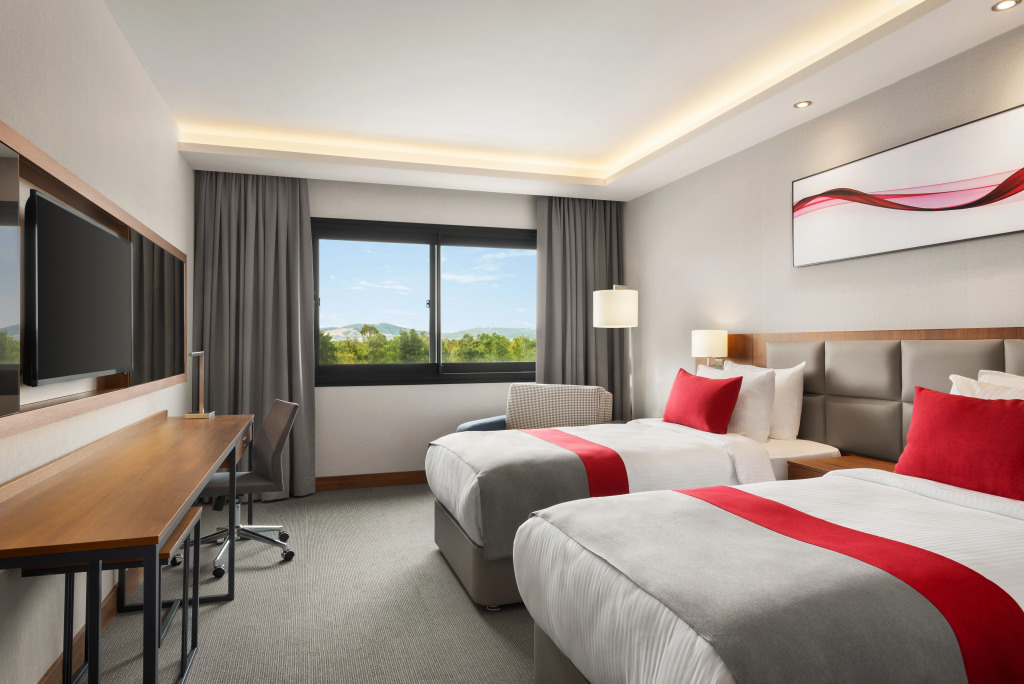 Отель Ramada by Wyndham Izmir Aliaga