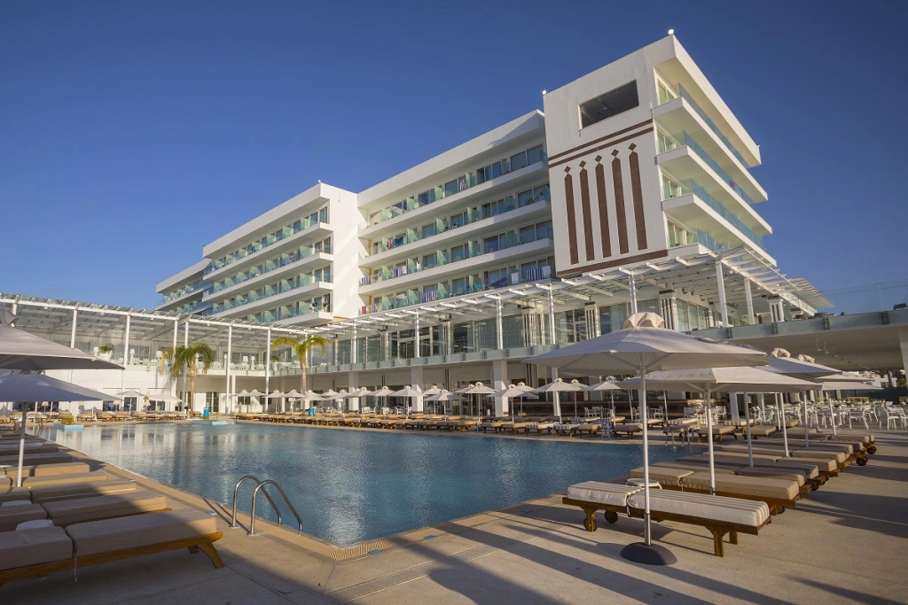 Отель Constantinos The Great Beach