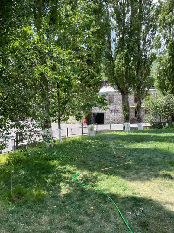 Отель Yolyans Goris