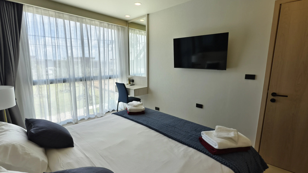 Апартаменты Spacious 2-Bedroom Apartment in Ozone Oasis Bang Tao