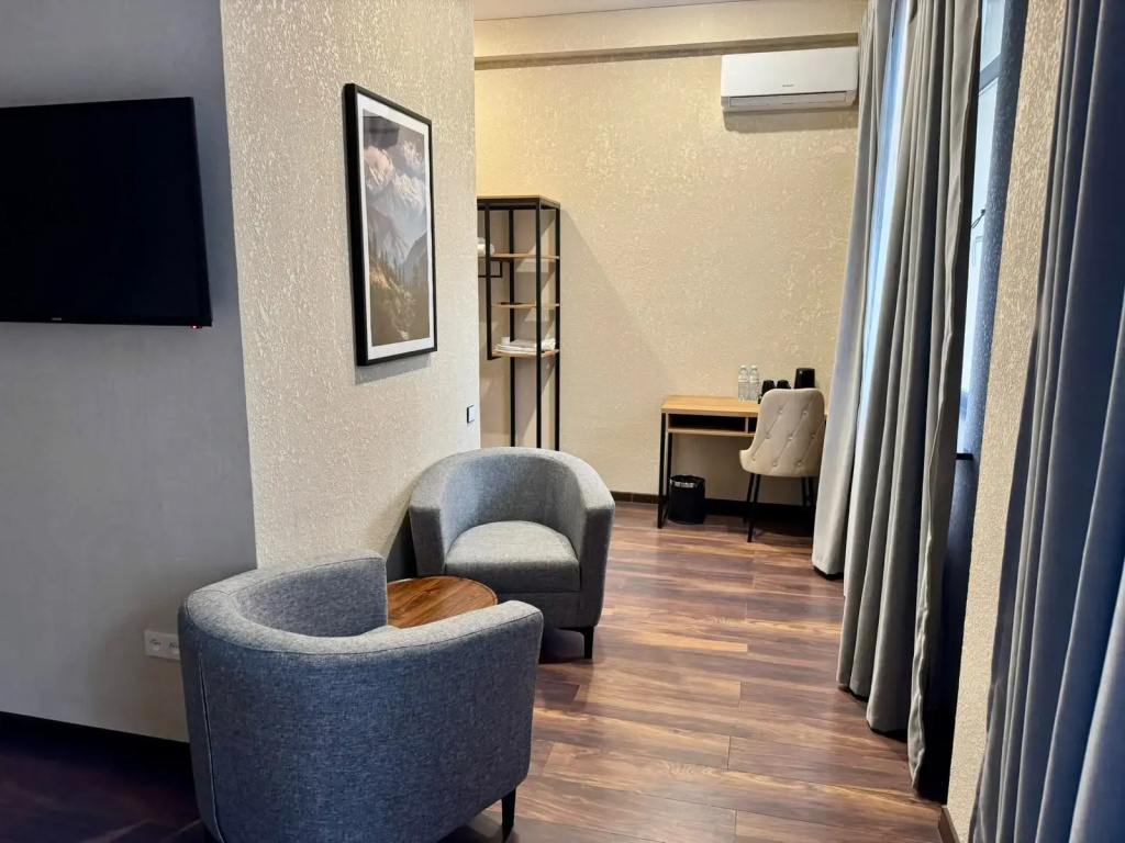 TAU 28 Hotel