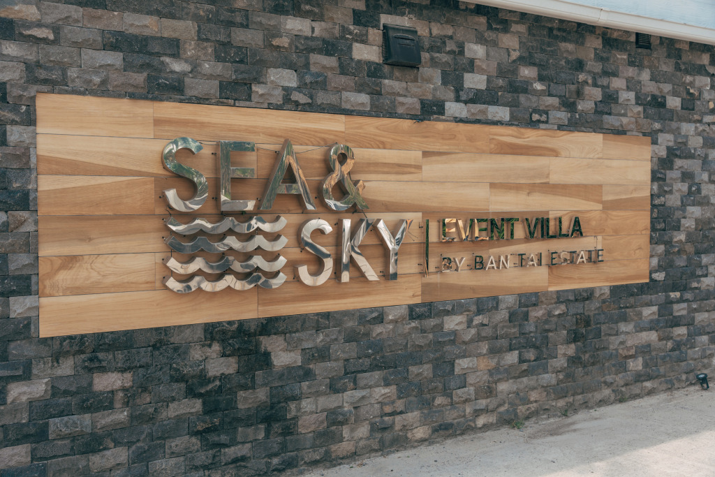 Вилла Sea Sky Luxury Absolute Beachfront Villa