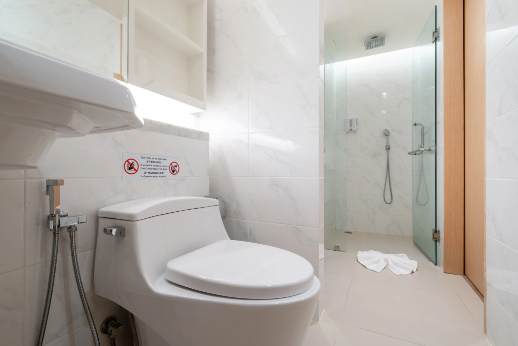 Отель Aristo Beach Resort condo by Roominger