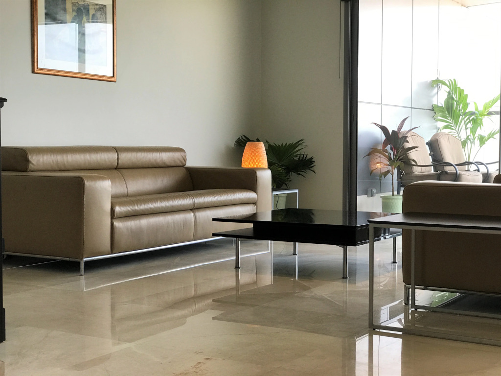 Апартаменты HEYCH Residences - Eko Pearl Towers