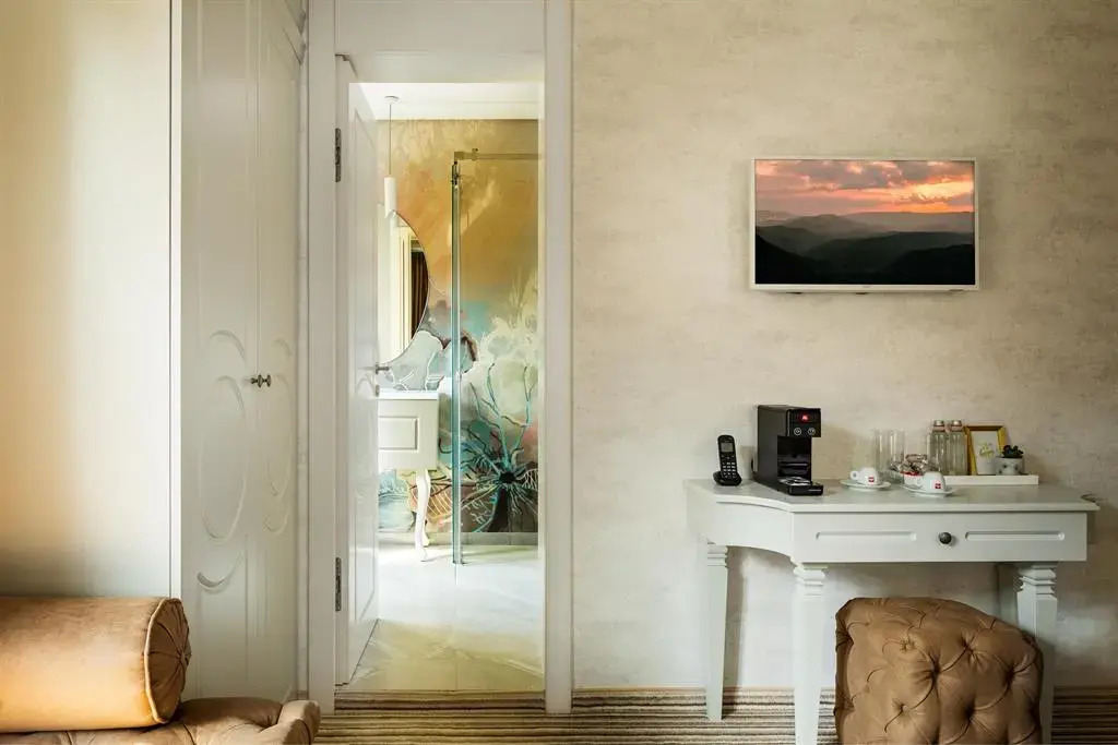 Art Boutique Hotel Gallery 37 Plovdiv - Superb Location in the Old Town