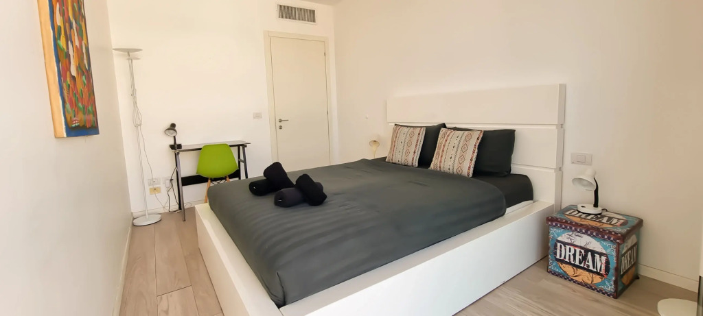 Апартаменты Brand New 2 Bdr Apartment Florentine #TL30