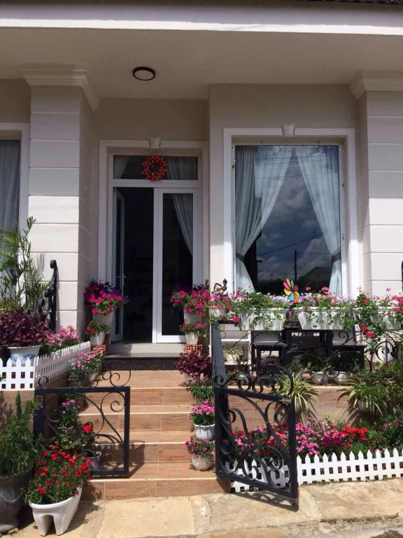 Jolie House