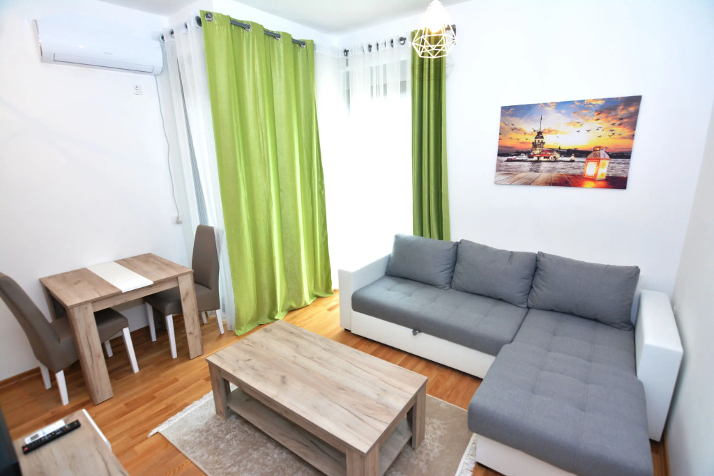 Jacek Apartments