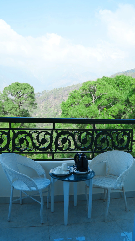 Hotel Saheb's Castle - Best Mountain View & Jacuzzi Suites, McLeodganj