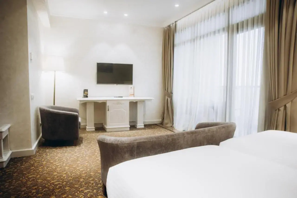Colosseum Marina Hotel