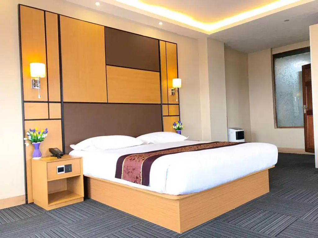2000 Hotel Downtown Kigali