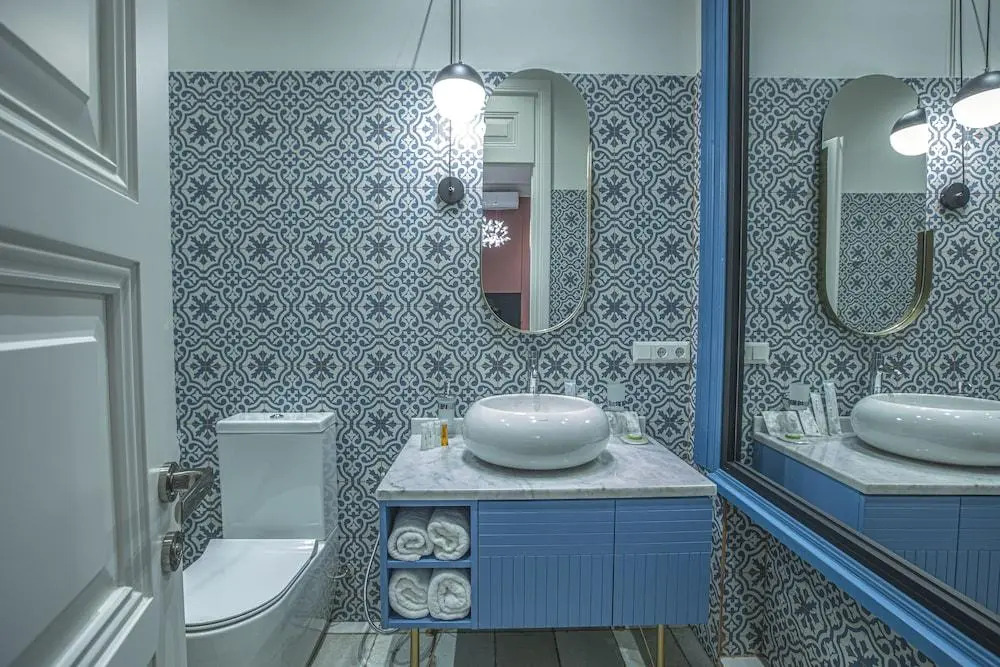 Отель Heritage Hotel & Suites