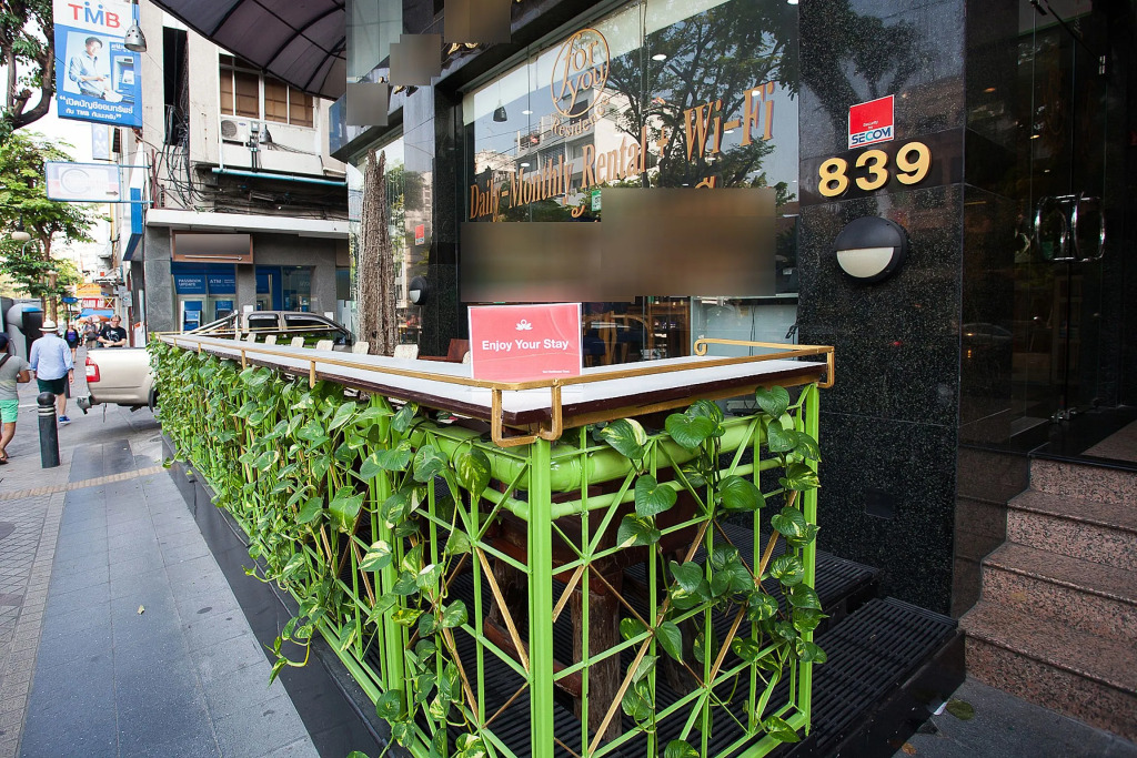 Отель ZEN Rooms Silom Soi 17
