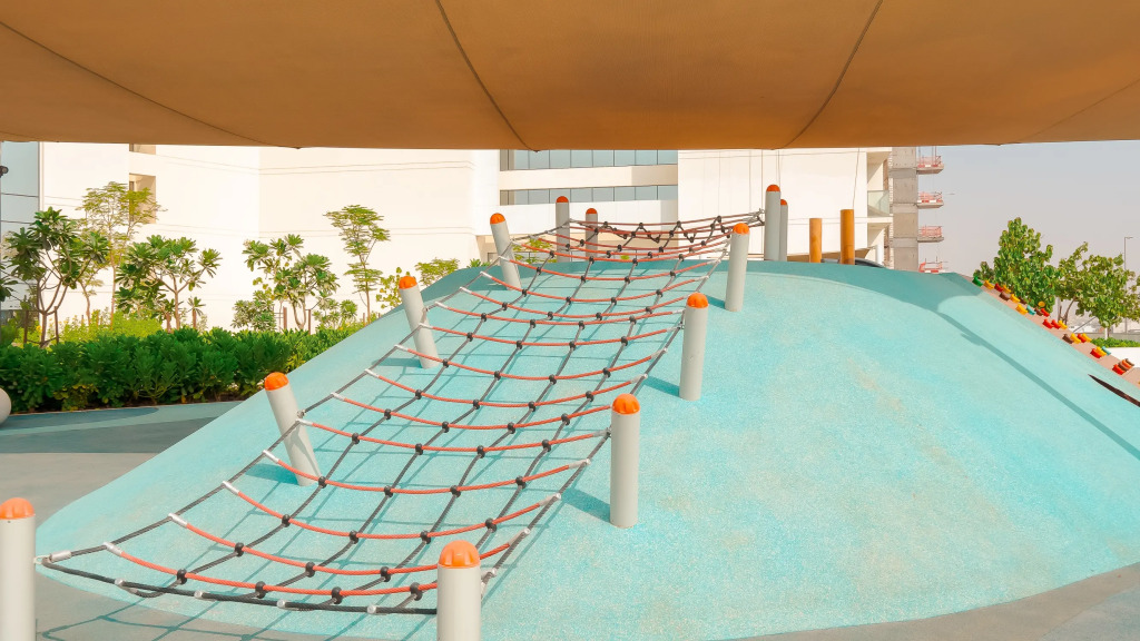 Апартаменты KeyRock Living | Golf Gate Apt with Pool Access