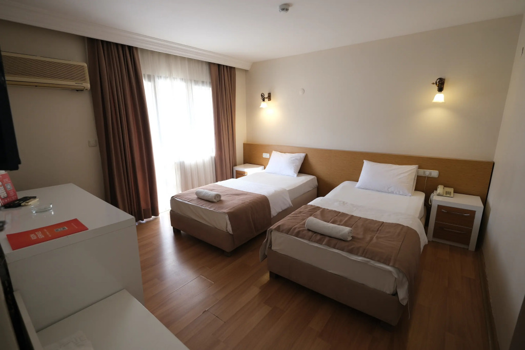 Üstün Hotel Alsancak