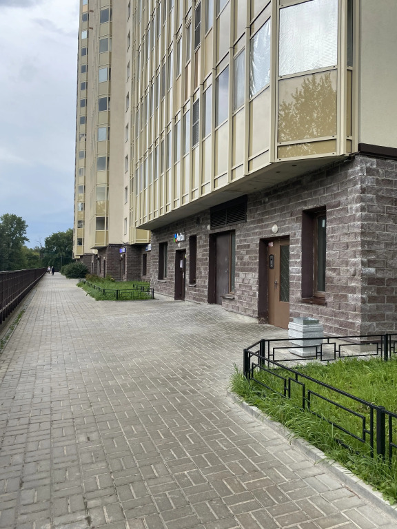 Квартира 21 этаж на Неву и сквер