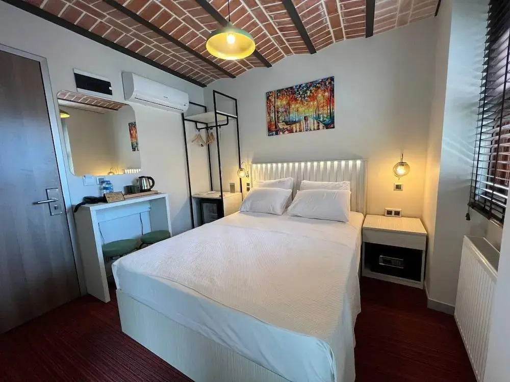 Grand Rafinn Boutique Hotel