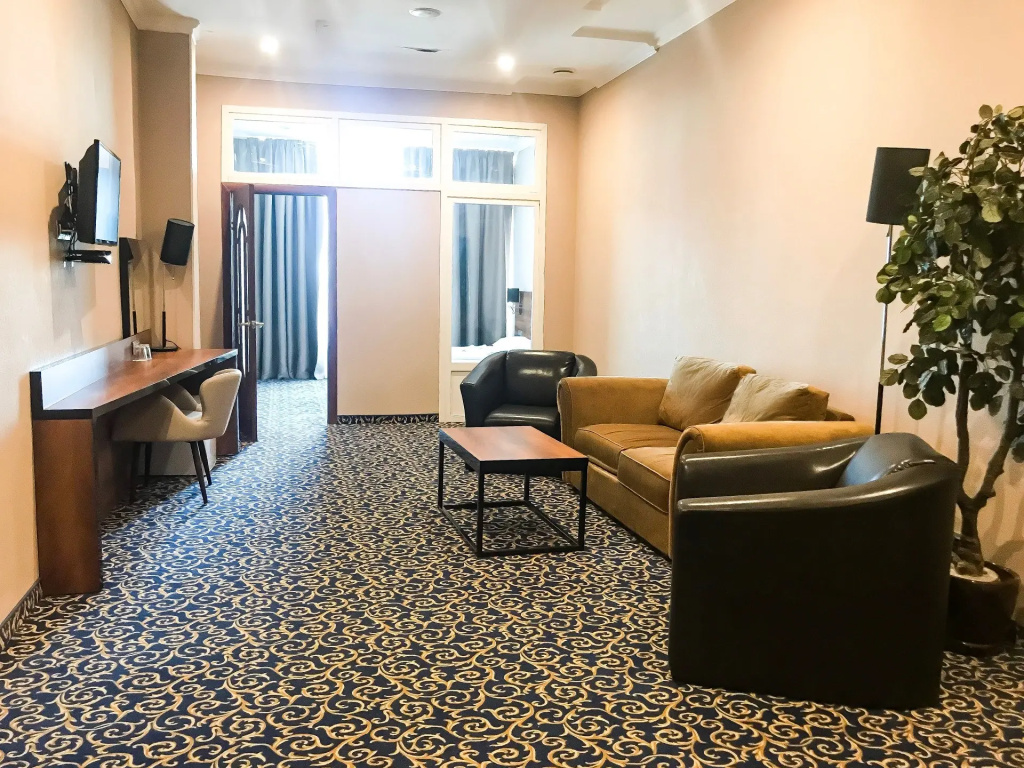 Royal Hotel