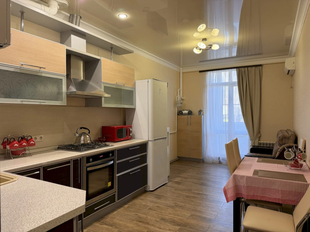 Квартира 417 с Балконом и Видом на Горы в Центре