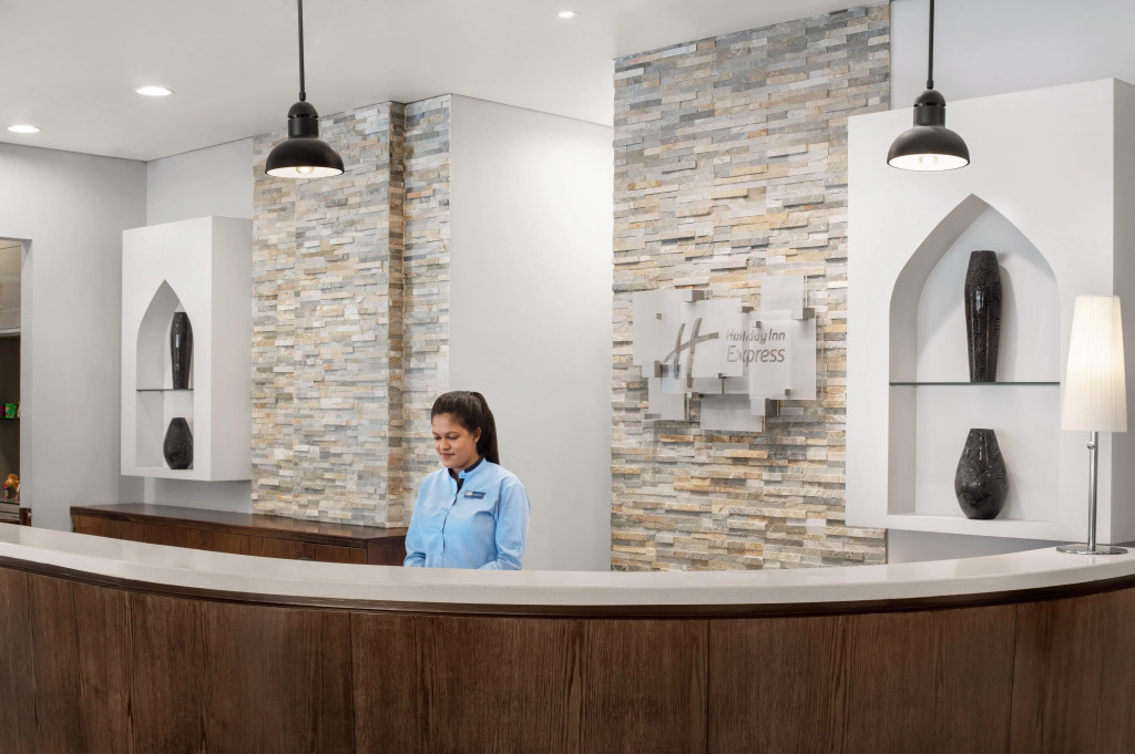 Holiday Inn Express Dubai Safa Park by IHG
