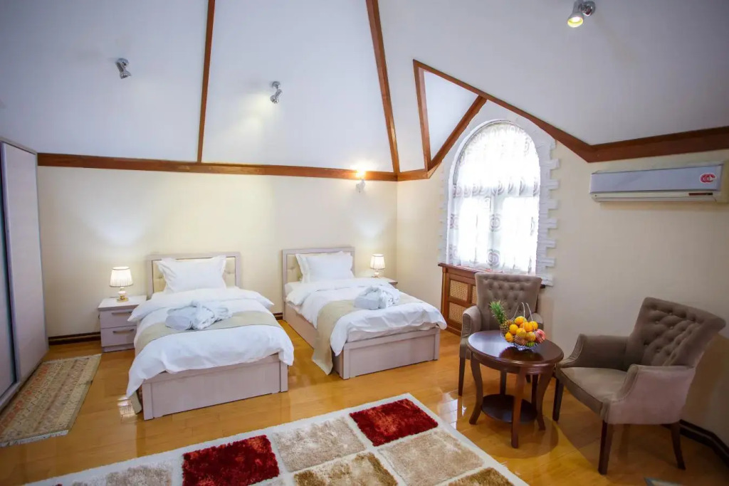 Izumrud Hotel