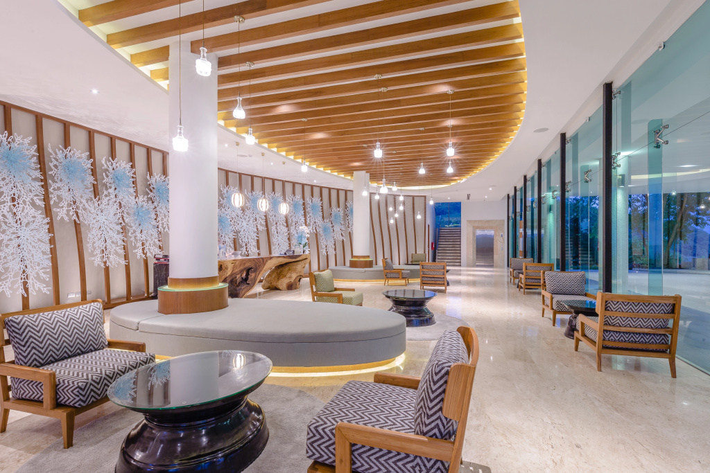 Отель Wyndham Grand Phuket Kalim Bay