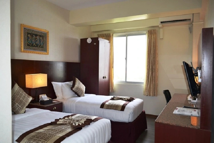 Hotel Broadway Yangon