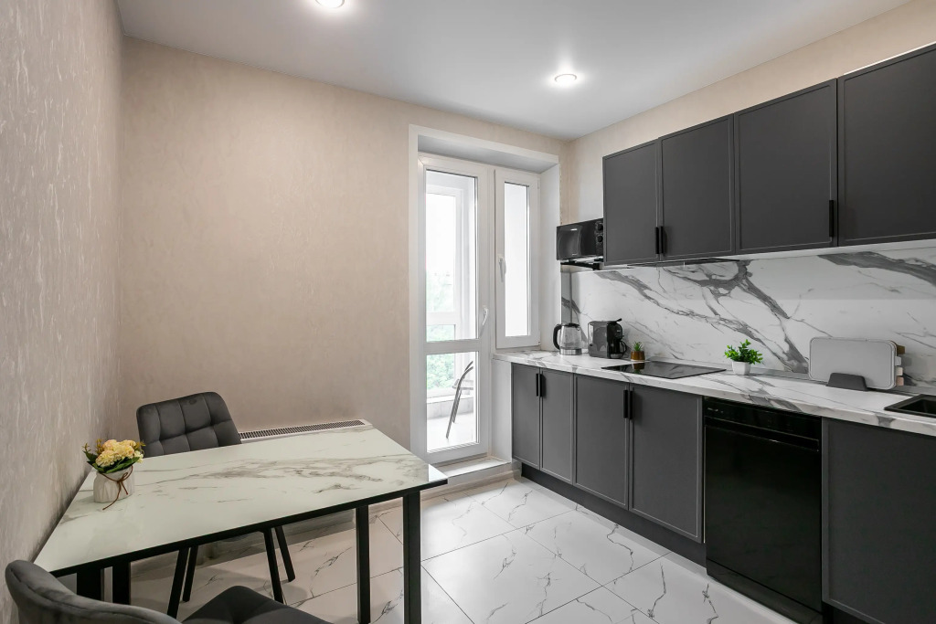 Na Sevastopolskom Prospekte Flat