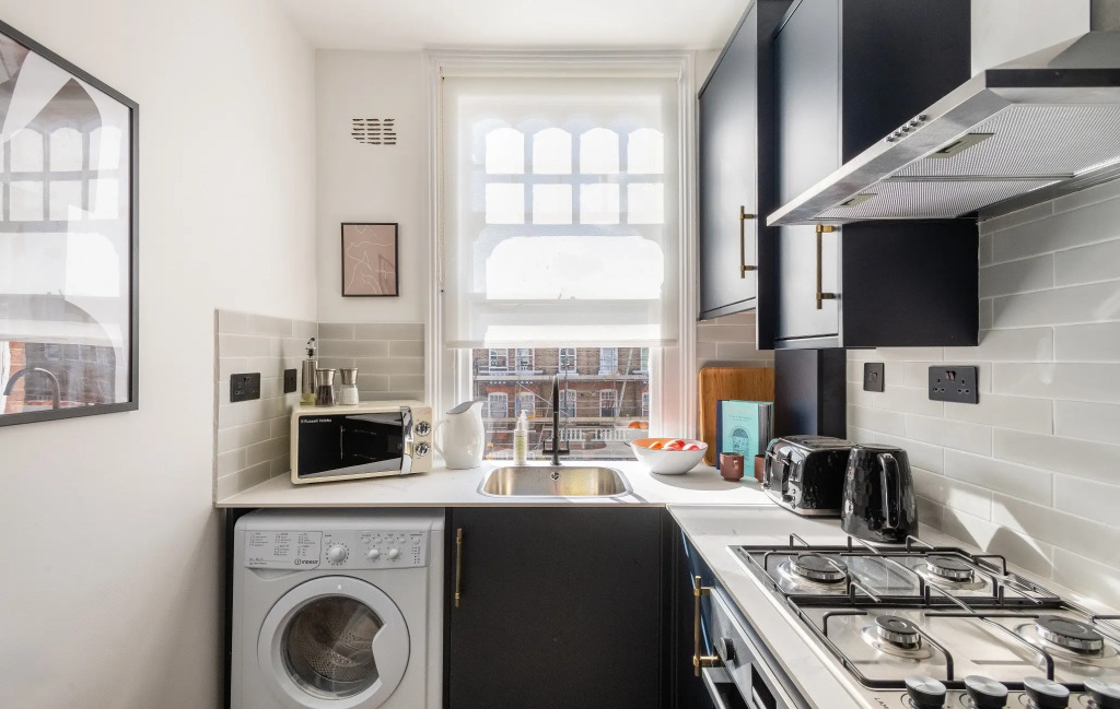 The Battersea Retreat - Modern & Bright 1bdr Apartment with Balcony