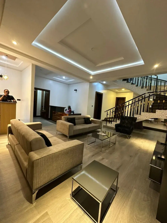 Отель De James Hotels and Suites