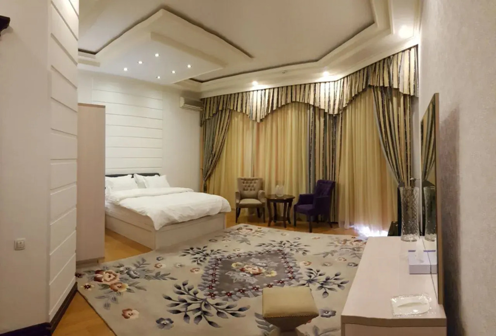 Izumrud Hotel