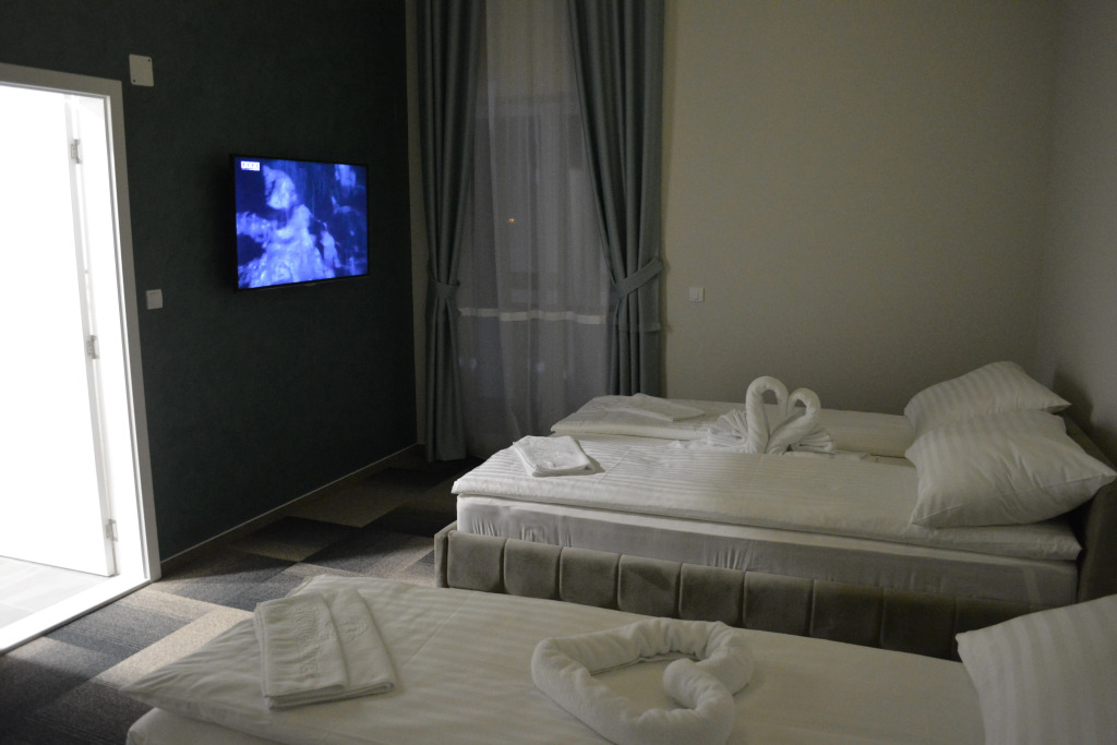 Hotel River