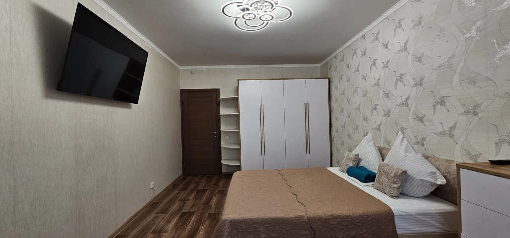 Квартира Трехкомнатные на Емлютина