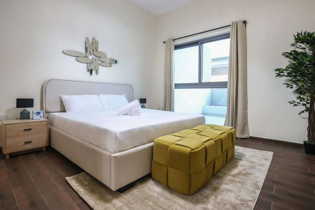 Elite LUX Holiday Homes - Spacious 1 BR Near Metro Station in Al Furjan Dubai