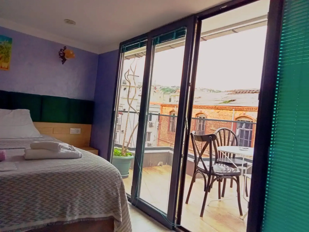 Отель Loren Hotel & Suites