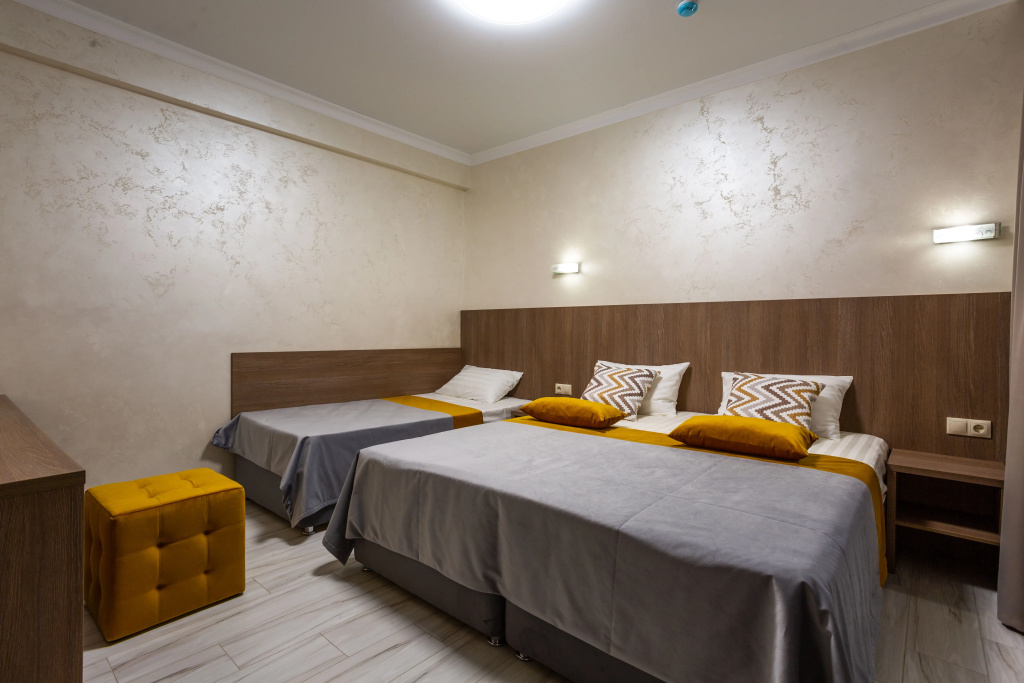 Трёхместный номер Comfort с балконом
