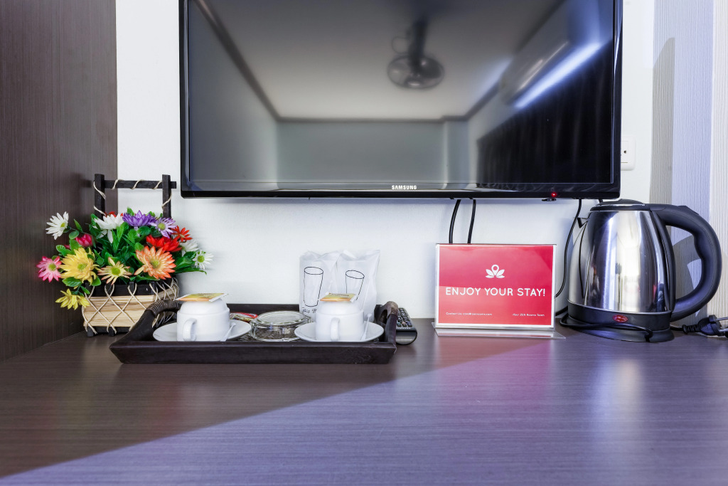 Отель ZEN Rooms Patong Soi Chuwong