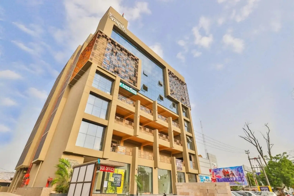 Отель Sparsh Inn - Chandkheda