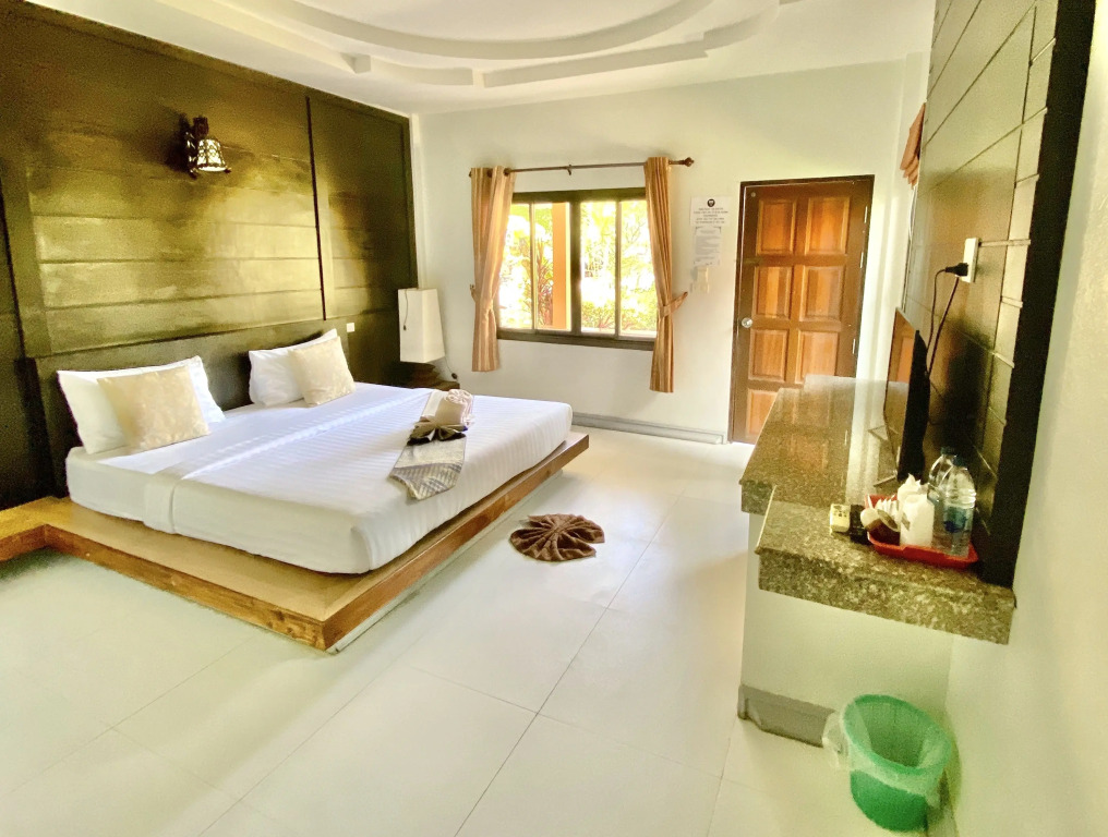 Lanta Emerald Bungalow