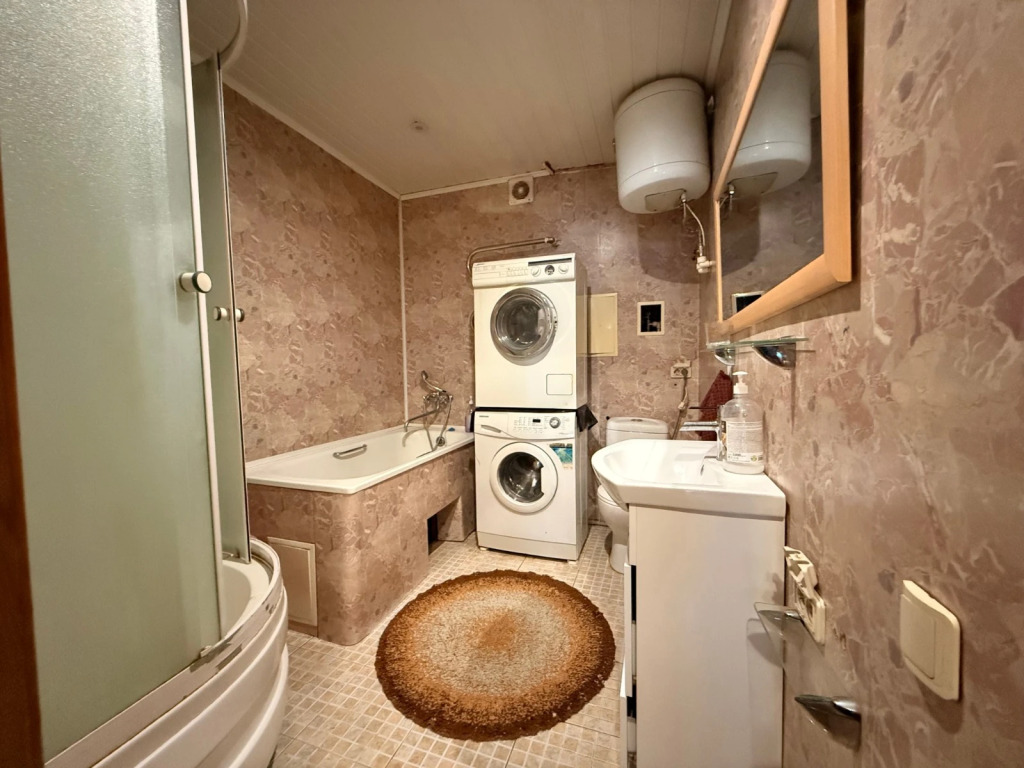 Na Romanenko 73 Flat