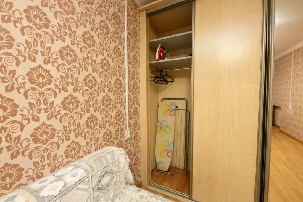 Квартира 2 комнатная квартира улица Республики 92