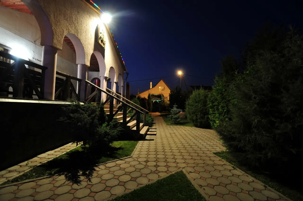 Usad'ba Kamelot Guest House