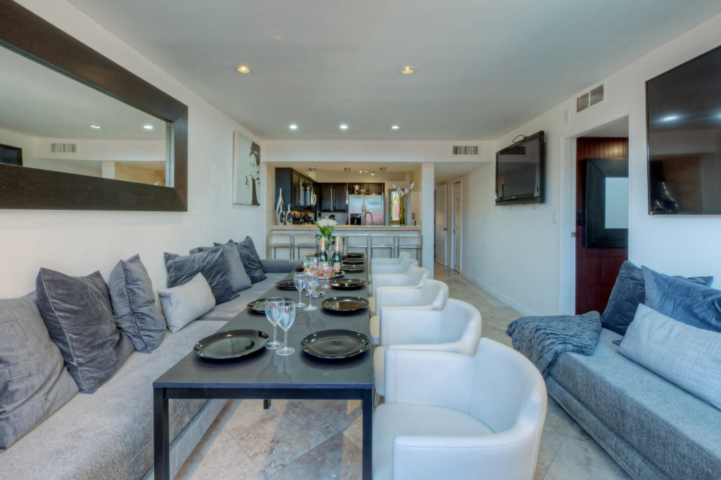 12 room Scottsdale Golf Tennis Lake Resort Villa