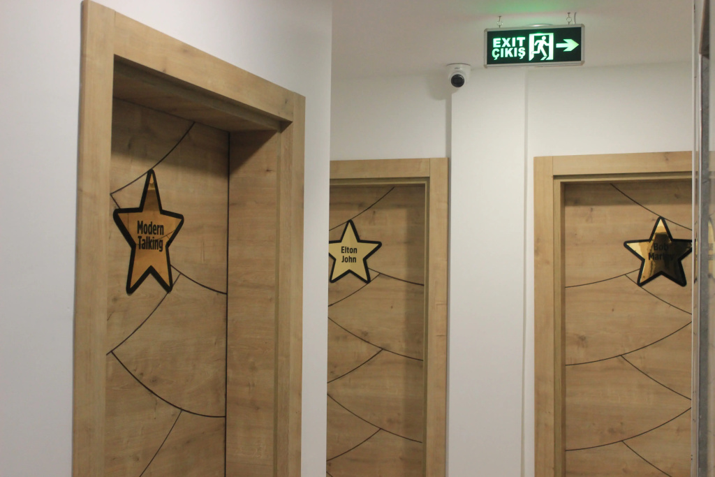 Retro Star Suites